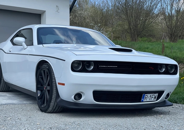 Dodge Challenger cena 110000 przebieg: 63200, rok produkcji 2018 z Rzeszów małe 154